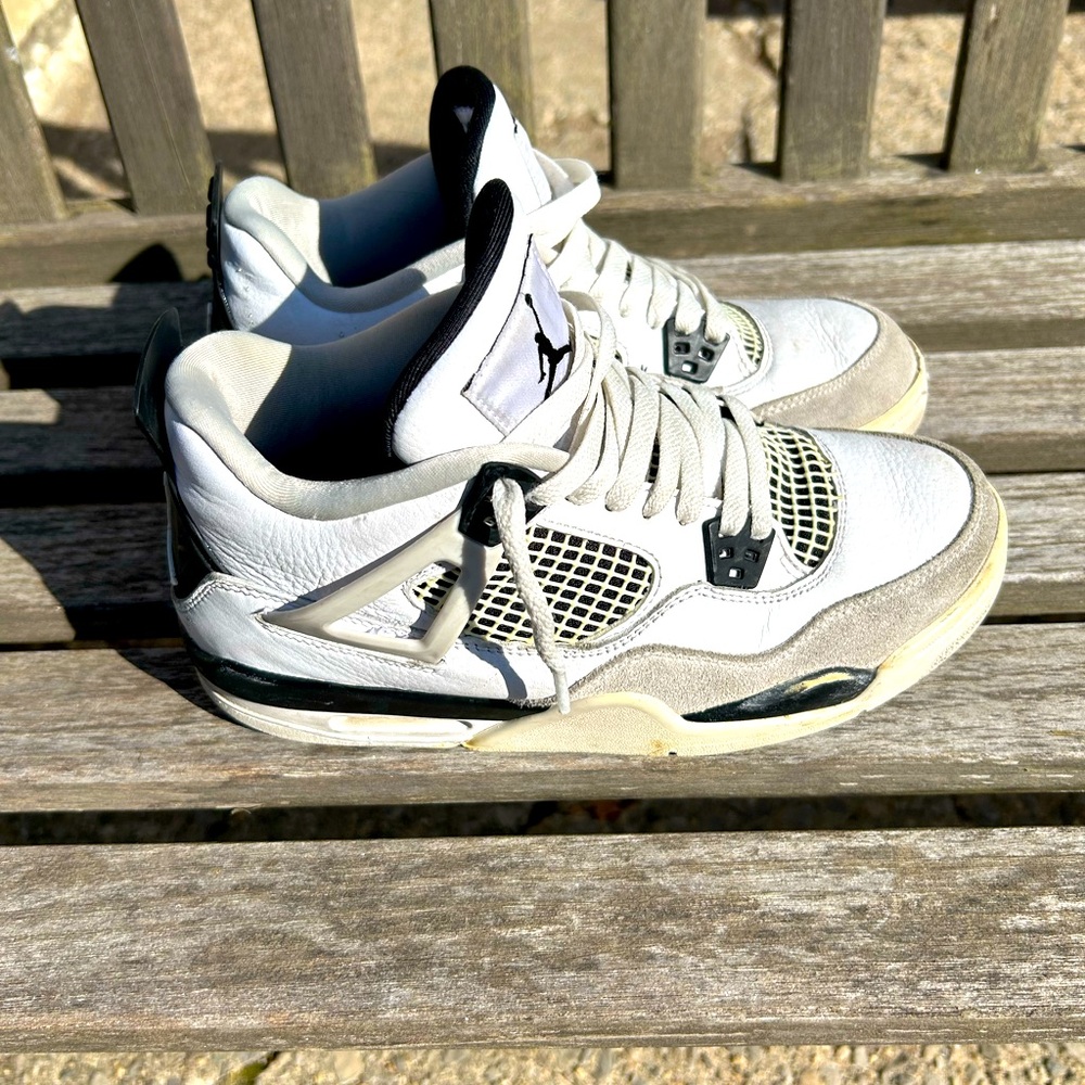 Air Jordan 4